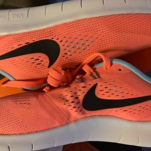 New in box. Womens Nike Free RN (GS) Size 6